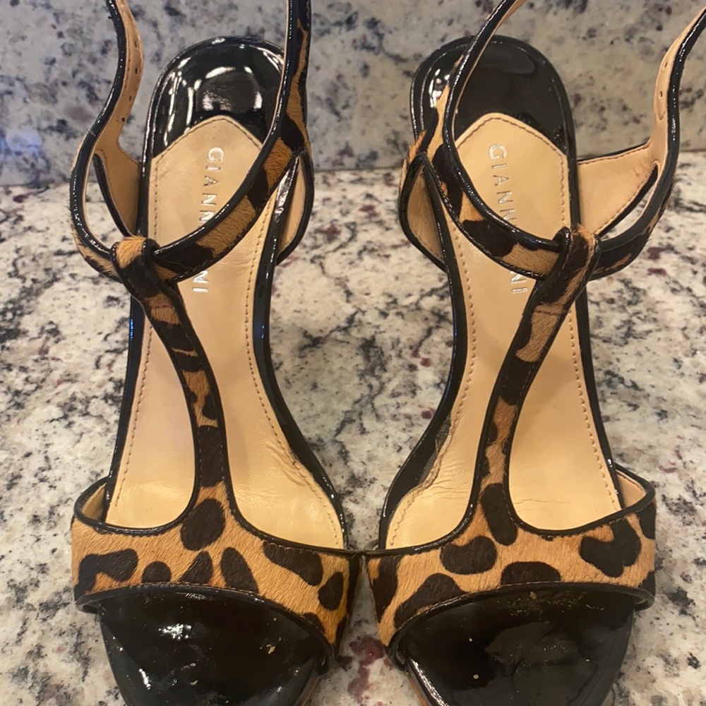 Gianni Bini high heels leopard